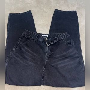 Womens gently used black baggy cargo jeans